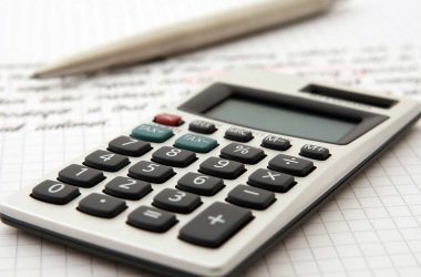 Comment faire ses comptes et gérer son budget ? Juste une calculatrice