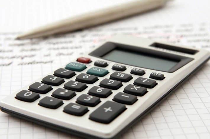 Comment faire ses comptes et gérer son budget ? Juste une calculatrice