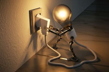 Comment économiser électricité ? Une ampoule qui de débranche elle-même.